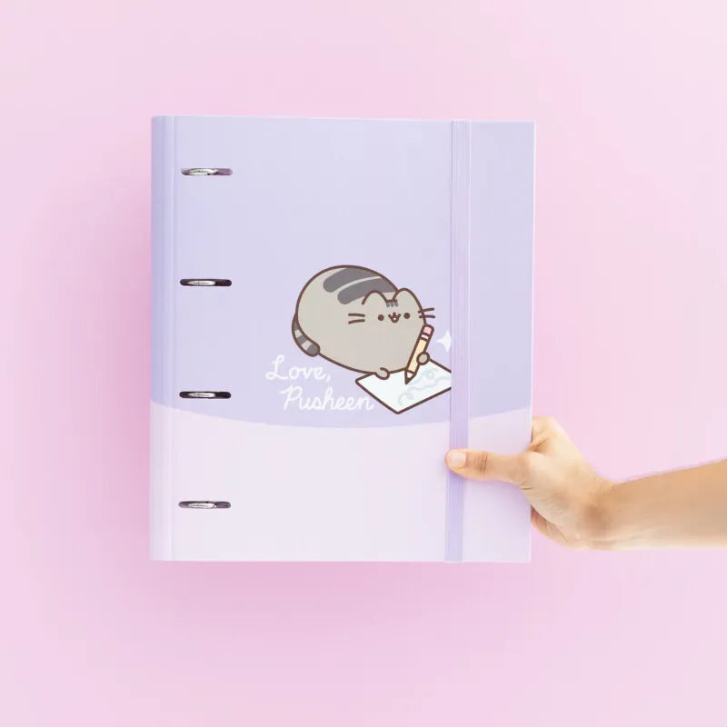 „Pusheen“ – A4 formato segtuvas iš „Moments“ kolekcijos (4 žiedai, elastinė juostelė)