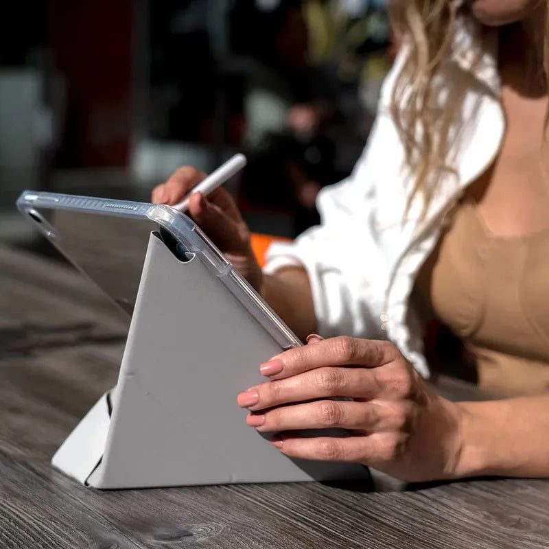 STM OPP – Dėklas iPad Air 13" M3 (2025) / M2 (2024) (Juodas)