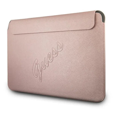 Guess Saffiano Script kompiuterio dėklas - 13 colių nešiojamojo kompiuterio dėklas (rožinis)