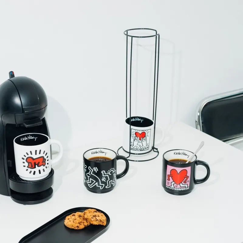 Keith Haring – 4 keraminių puodelių rinkinys su stovu, 300 ml