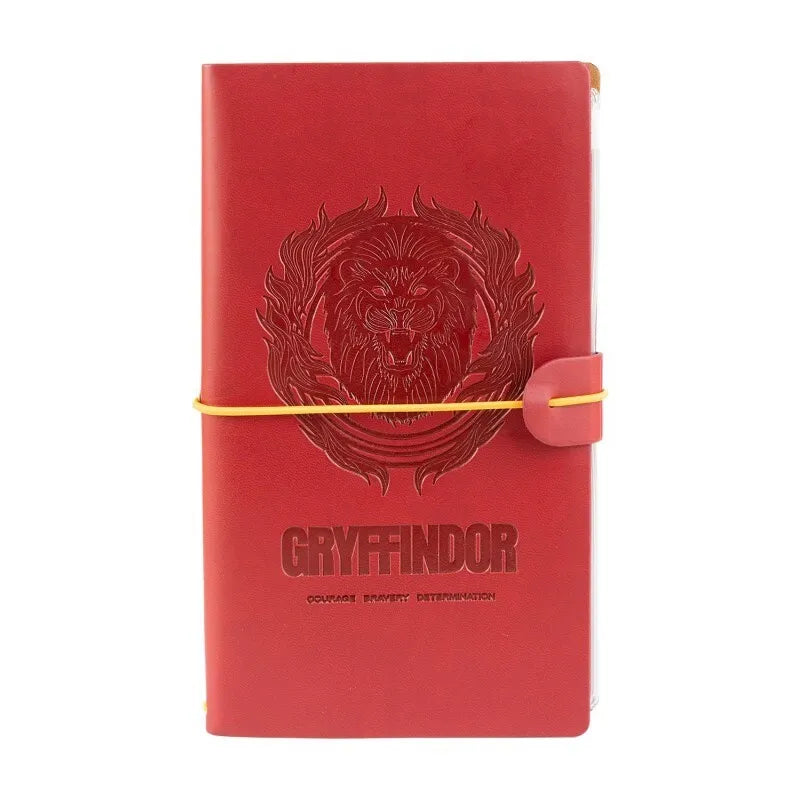 Harry Potter – Gryffindor odinis kelionių sąsiuvinis 12x19,6 cm (raudonas)