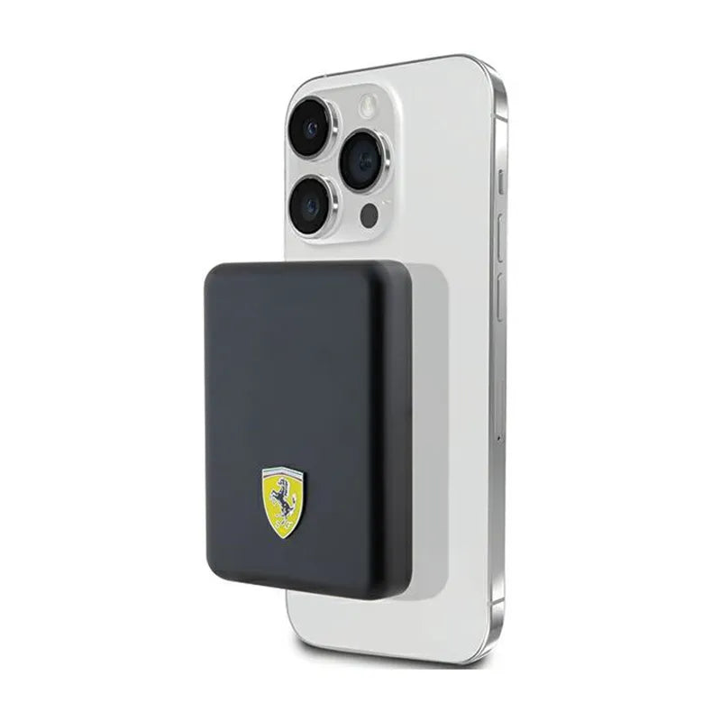 Ferrari Metal Logo MagSafe – indukcinis maitinimo blokas 5000 mAh 15 W MagSafe (juodas)