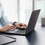 Spigen AirSkin – MacBook Air dėklas 13,6" (M5/M4/M3/M2/2026-2022) (Frost Black)