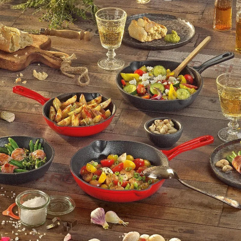 Küchenprofi Provence – Ketaus keptuvė su piltuvėliu, 20 cm skersmens (juoda)
