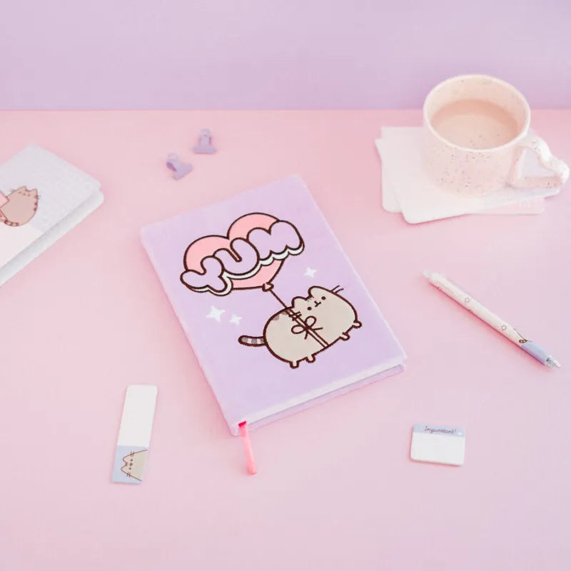 Pusheen – Pliušinė užrašų knygelė / A5 formato užrašų knygelė iš „Moments“ kolekcijos