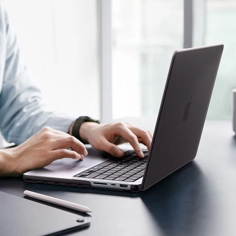 Spigen AirSkin – dėklas MacBook Pro 16" (M5/M4/M3/M2/M1/2026-2021) (Frost Black)