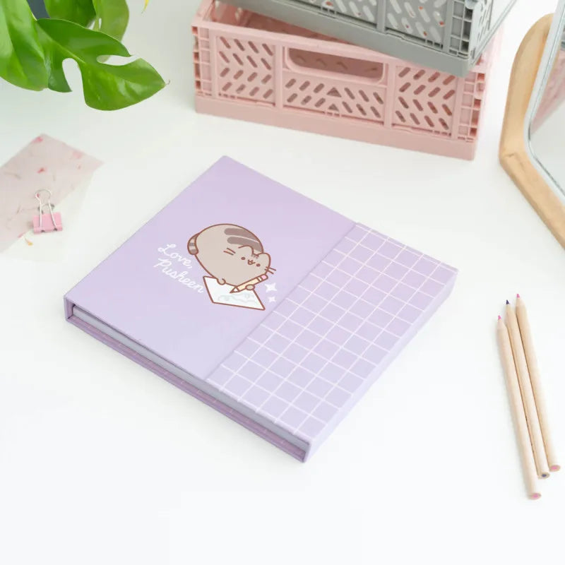 Pusheen – savaitės planuoklis su lipniais lapeliais iš „Moments“ kolekcijos (19,3 x 16,5 cm)