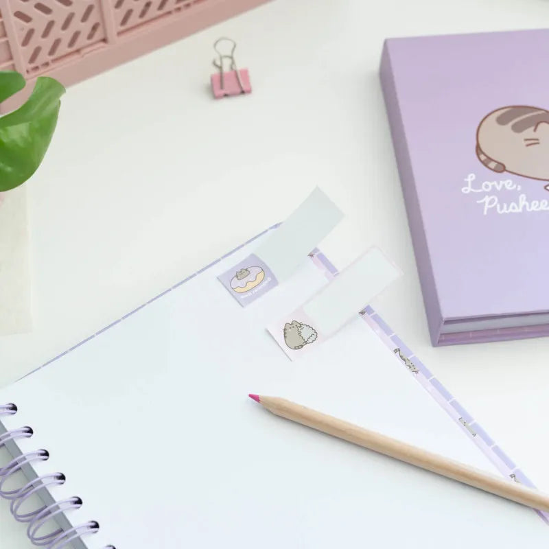 Pusheen – savaitės planuoklis su lipniais lapeliais iš „Moments“ kolekcijos (19,3 x 16,5 cm)