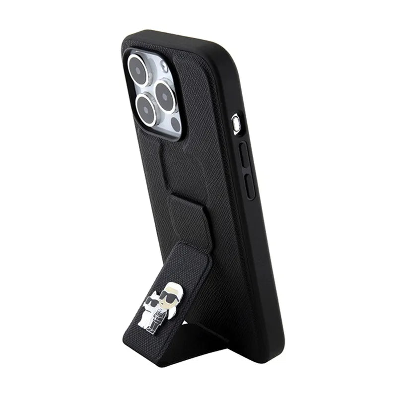 Karl Lagerfeld Gripstand Saffiano Karl & Choupette Pins dėklas, skirtas iPhone 15 Pro (juodas)