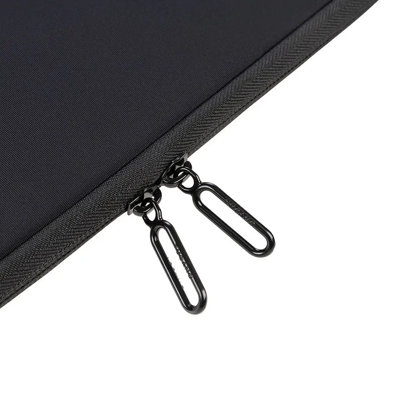 TUCANO Elements 2 – dėklas MacBook Air 13” (M5/M4/M3/M2/M1/2026-2018) / Pro 13“ (juodas)