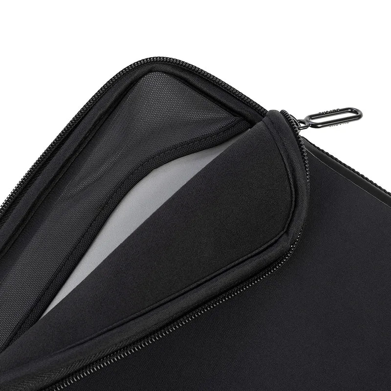 TUCANO Elements 2 – dėklas MacBook Air 13” (M5/M4/M3/M2/M1/2026-2018) / Pro 13“ (juodas)