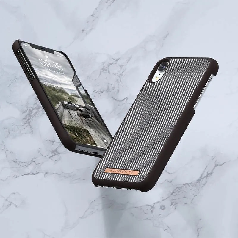 Nordic Elements Saeson Idun – dėklas Apple iPhone XR (tamsiai rudas raštas 1)