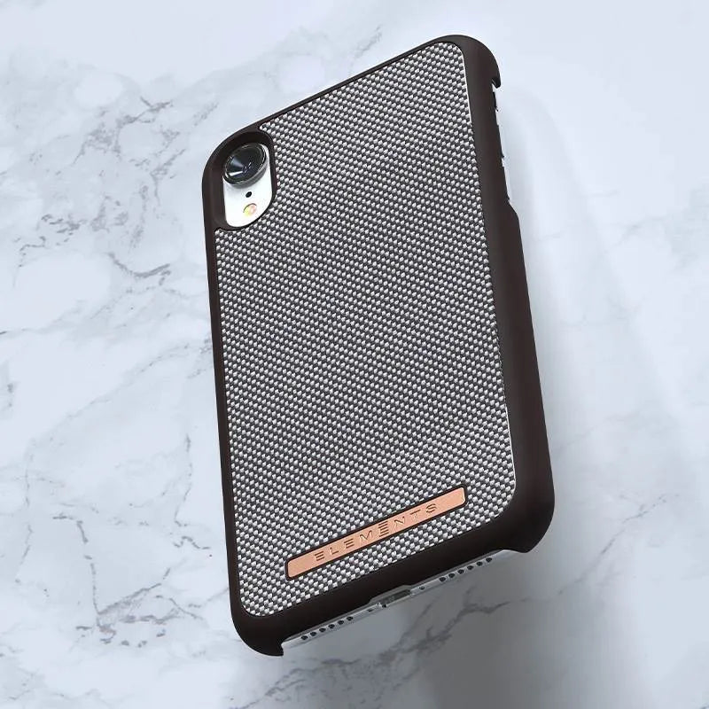 Nordic Elements Saeson Idun – dėklas Apple iPhone XR (tamsiai rudas raštas 1)