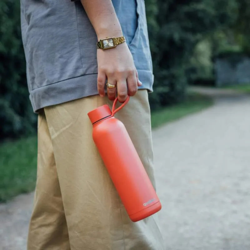 Quokka Solid With Strap – 630 ml nerūdijančio plieno termobutelinis su dirželiu (oranžinis)