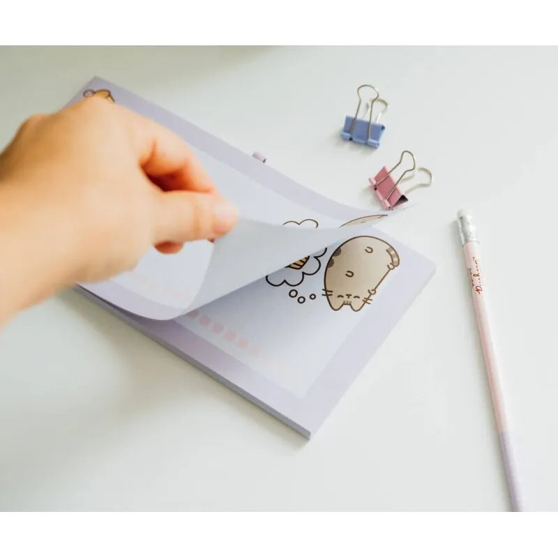 Pusheen - Užrašų knygelė su magnetu šaldytuvui + pieštukas iš Moments kolekcijos