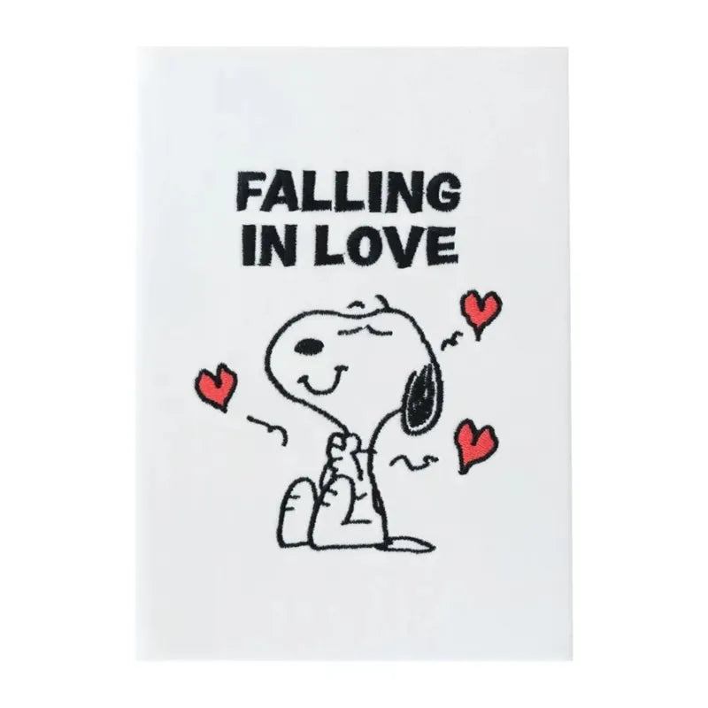 Snoopy – Pliušinė užrašų knygelė / A5 formato užrašų knygelė iš „Love Season“ kolekcijos