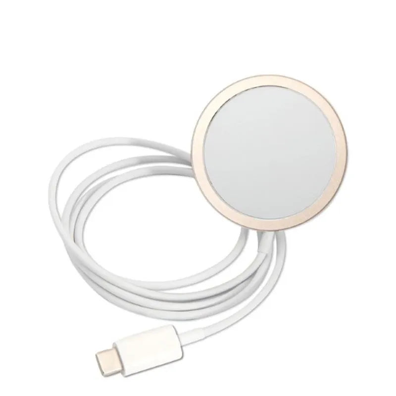 „Guess“ rinkinys „Bundle Pack MagSafe 4G“ – dėklo „iPhone 14 Pro“ ir „MagSafe“ įkroviklio komplektas (juodas/auksinis)