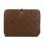 Guess Quilted 4G Sleeve - Dėklas nešiojamam kompiuteriui 13" / 14" (rudos spalvos)