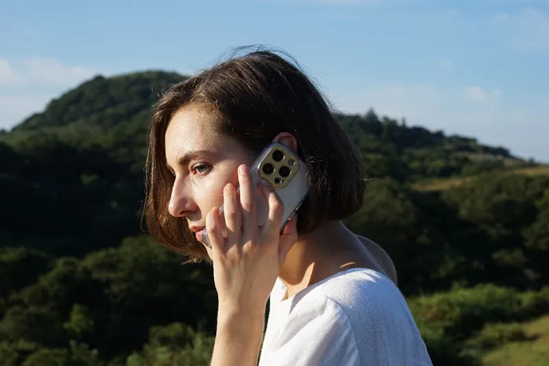 Moshi iGlaze MagSafe – dėklas iPhone 14 Plus (sidabrinis)