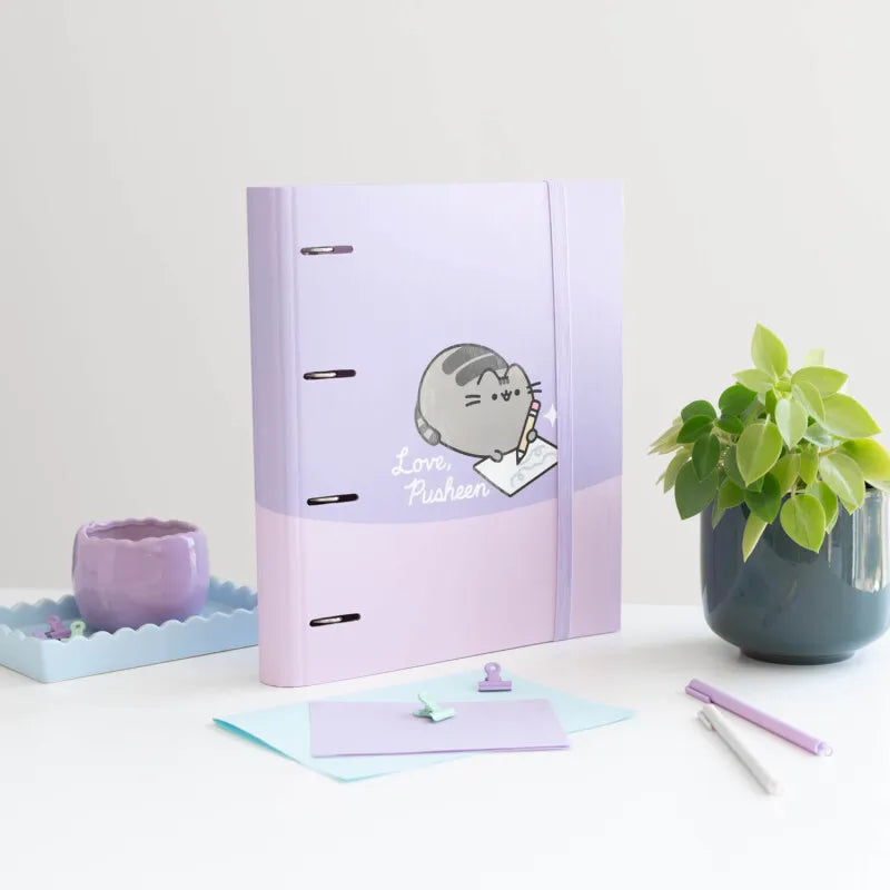 „Pusheen“ – A4 formato segtuvas iš „Moments“ kolekcijos (4 žiedai, elastinė juostelė)