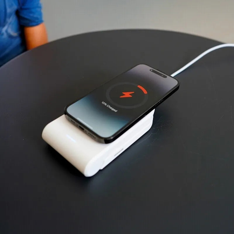 STM ChargeTree MAG – „3-viename“ mobilusis belaidis įkroviklis su „MagSafe“ (baltas)