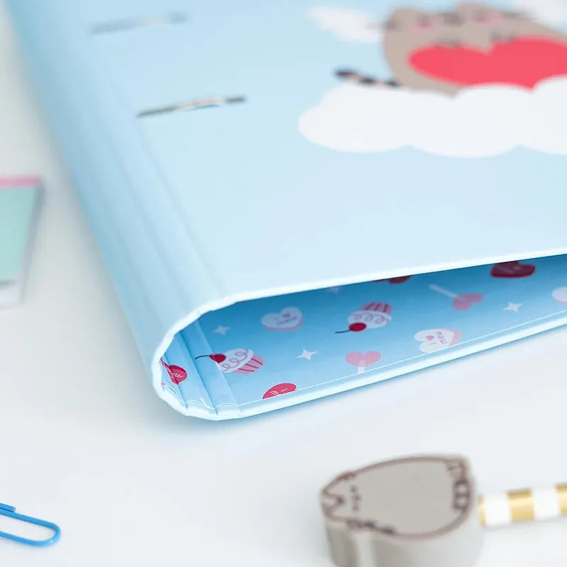 Pusheen – A4 formato segtuvas iš „Purrfect Love“ kolekcijos (2 žiedai, elastinė juostelė)