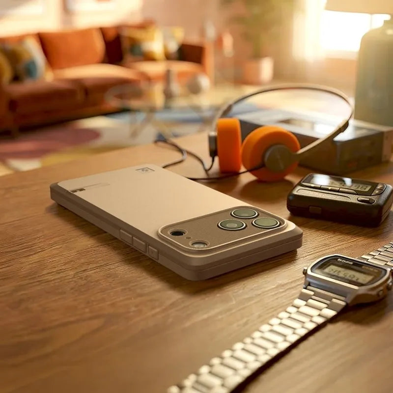 Spigen Classic LS MagSafe – iPhone 17 Pro Max dėklas (smėlio spalvos)