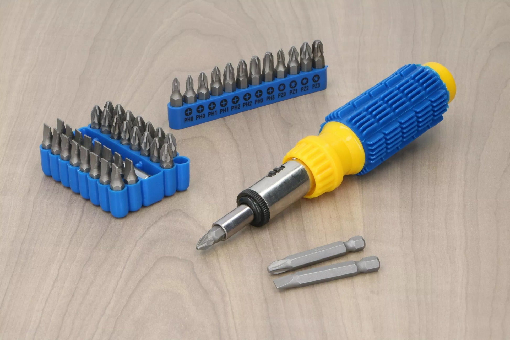 KINZO terkšlinis atsuktuvas su antgalių ir galvučių rinkiniu, 99 vnt., 871125217782