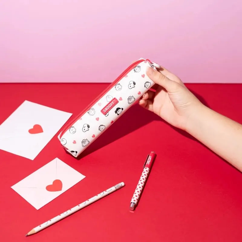 Snoopy – pieštukinė su tušinuku ir pieštuku iš Love Season kolekcijos