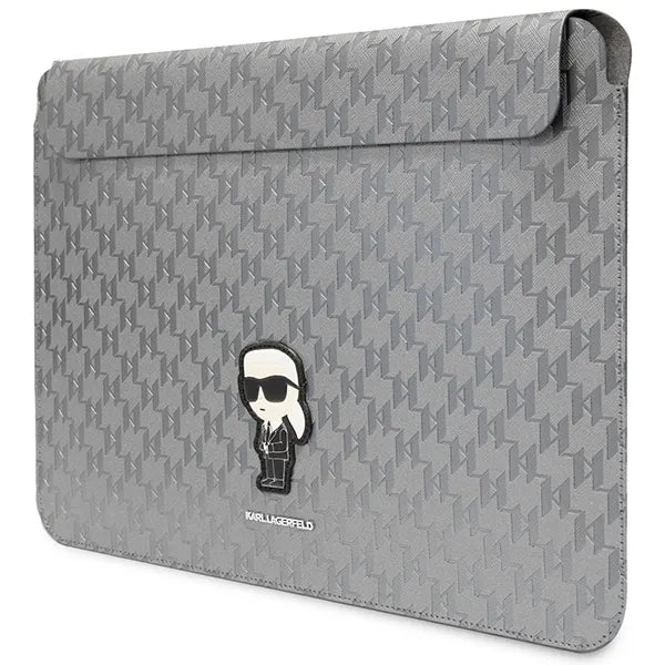 Karl Lagerfeld NFT Saffiano Monogram Ikonik Karl dėklas – 14 colių nešiojamojo kompiuterio dėklas (sidabrinis)