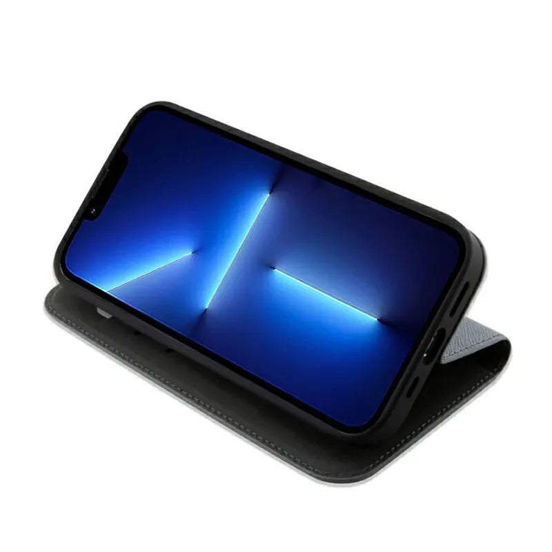 Karl Lagerfeld Booktype NFT Saffiano Karl & Choupette – Dėklas iPhone 14 Pro (sidabrinis)