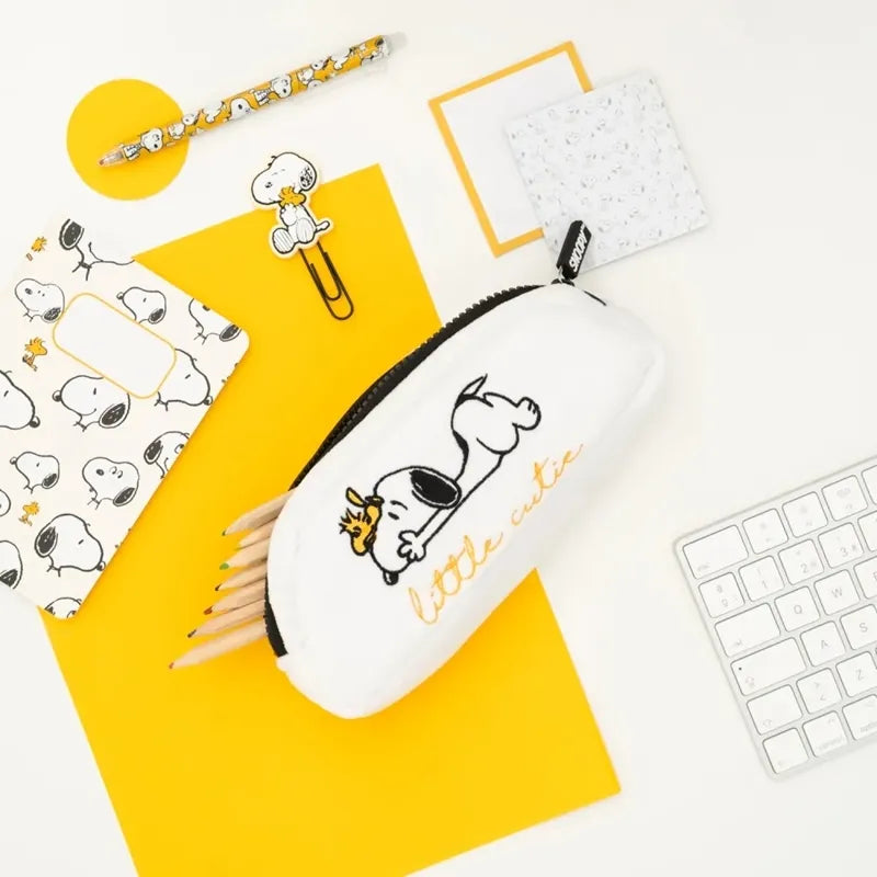 Snoopy – Pliušinis penalas priedams iš „Lazy Days“ kolekcijos