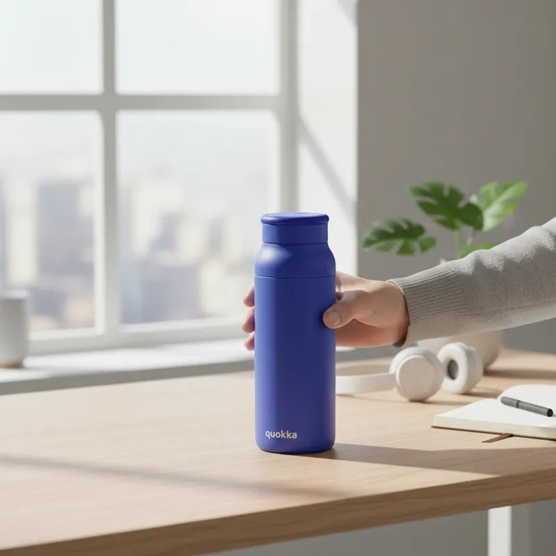 Quokka Echo – 690 ml nerūdijančio plieno gertuvė su silikonine rankena (Dusk Blue)