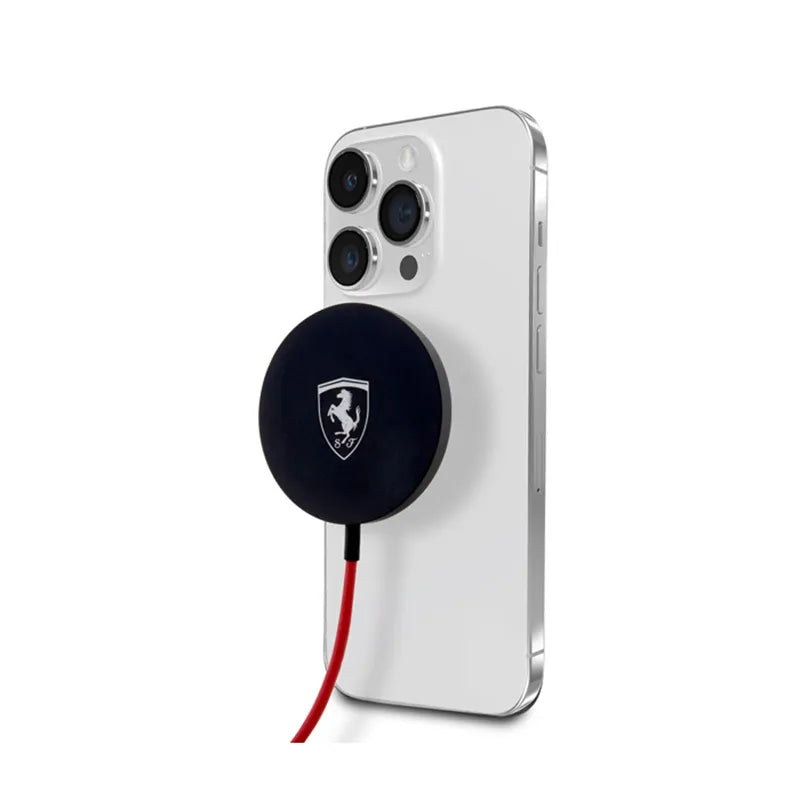 Ferrari MagSafe Shield Logo – 15 W indukcinis įkroviklis su „MagSafe“ (juodas)
