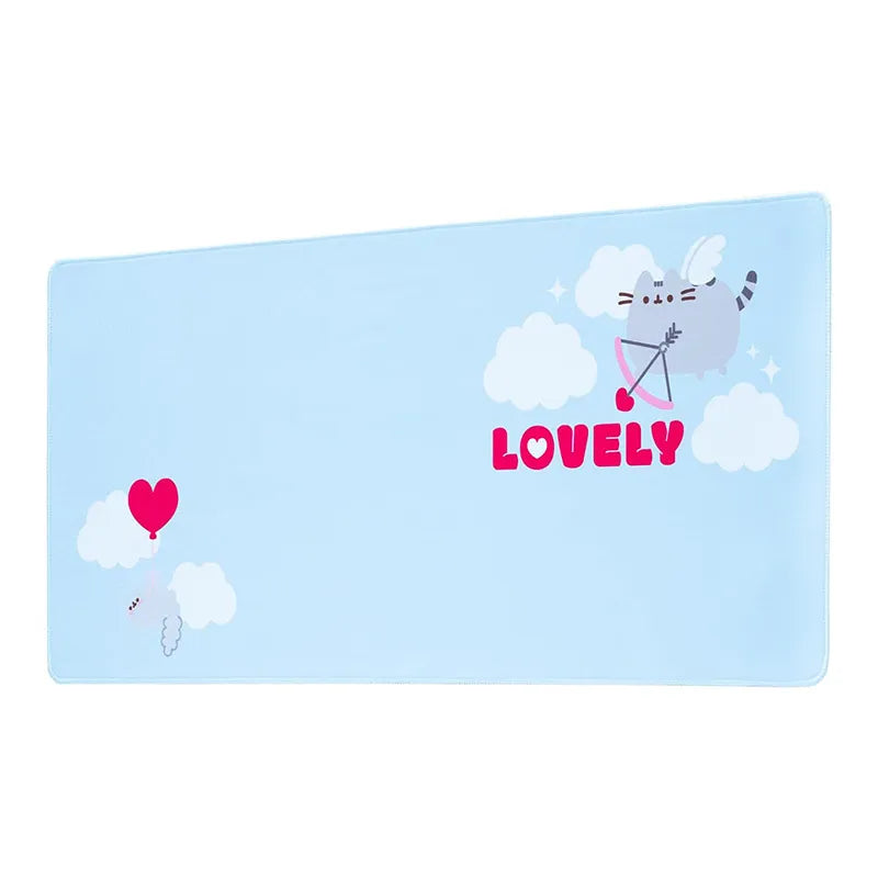 Pusheen – XXL žaidimų / stalo kilimėlis iš „Purrfect Love“ kolekcijos (80 x 35 cm)