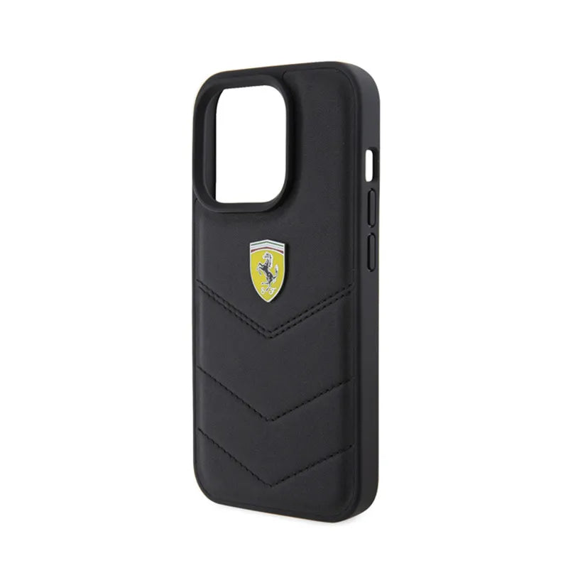 Ferrari Quilted Metal Logo – dėklas iPhone 15 Pro (juodas)