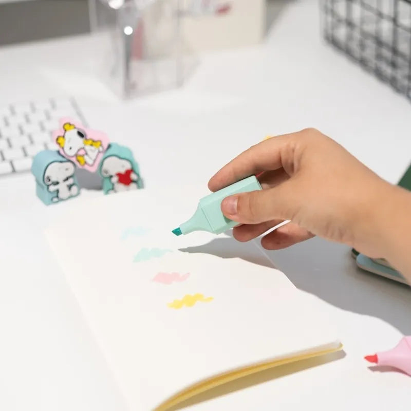 Snoopy – 4 spalvų paryškinimo žymeklių rinkinys su 3D antgaliais