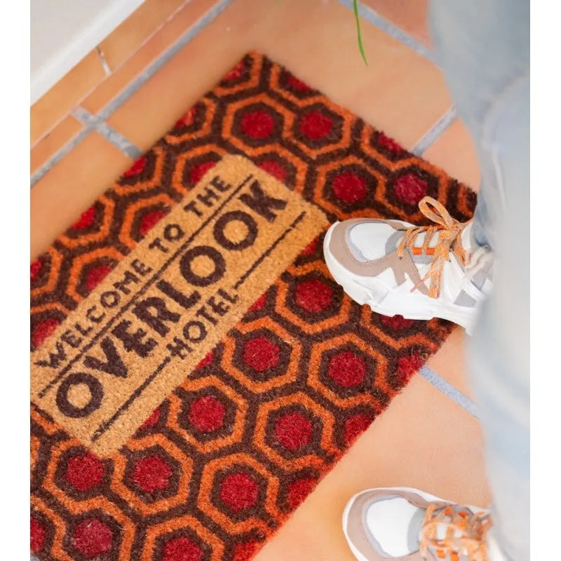 The Shining – durų kilimėlis „The Overlook Hotel“ (40 x 60 cm)
