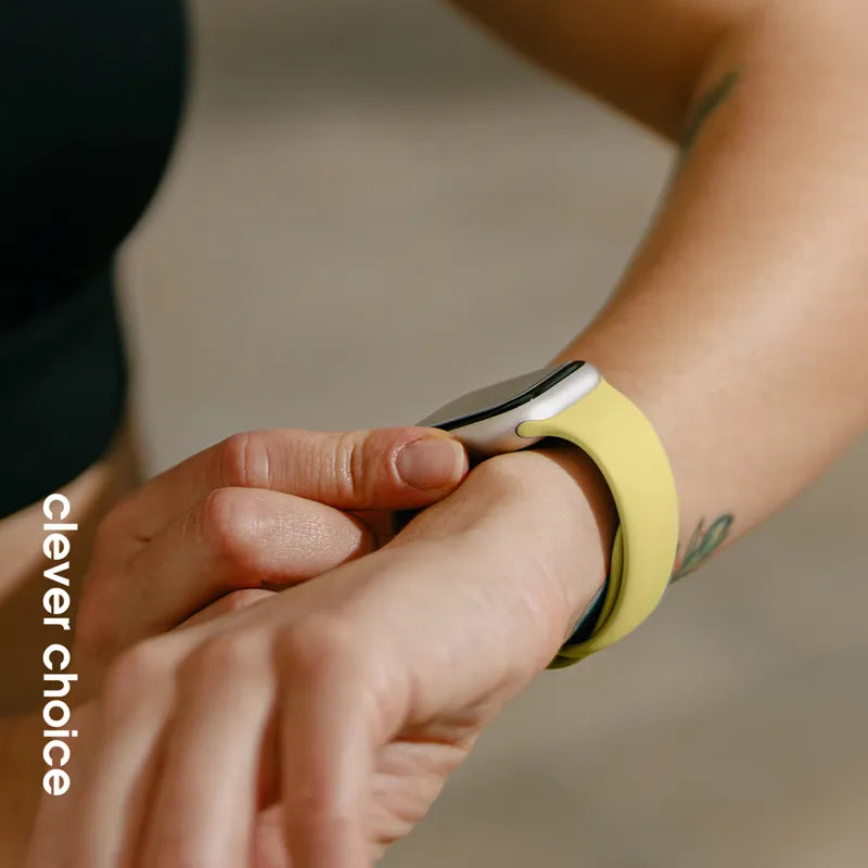 „Crong Liquid“ – „Apple Watch“ apyrankė 38/40/41/42 mm (šiaudų spalvos)