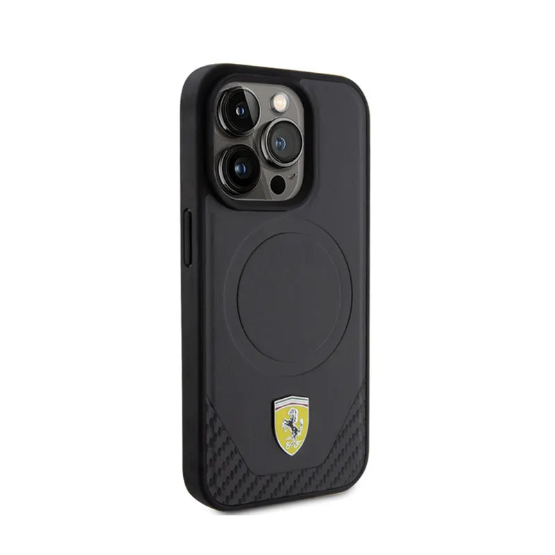 Ferrari Carbon Metal Logo MagSafe – dėklas iPhone 15 Pro (juodas)