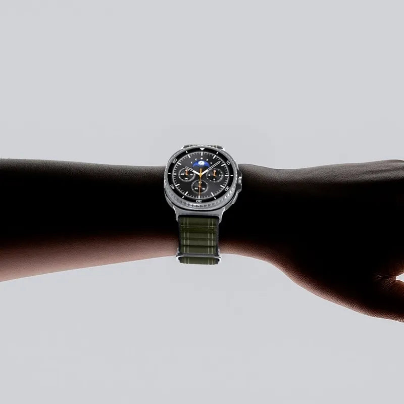 Spigen WBF0 apyrankė – dirželis Samsung Galaxy Watch 8 / 8 Classic 40 / 44 / 46 mm (žalia)