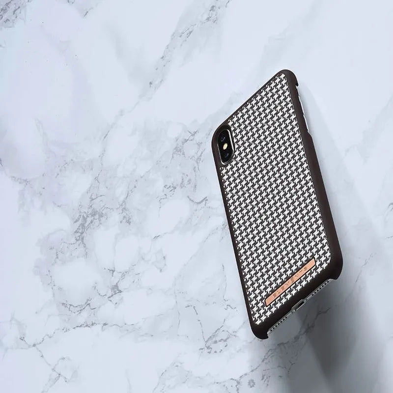 Nordic Elements Saeson Idun – Dėklas iPhone Xs Max (tamsiai rudas)