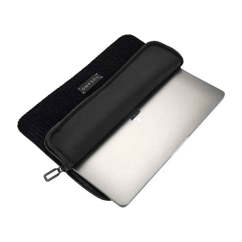 TUCANO Velluto 2 – dėklas MacBook Pro 14" (M5/M4/M3/M2/M1/2026-2021) / 13" nešiojamiesiems kompiuteriams (juodas)