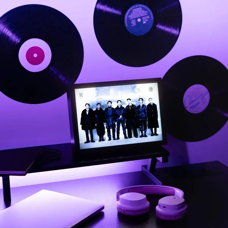 BTS – dekoratyvinis rėmelis su LED apšvietimu