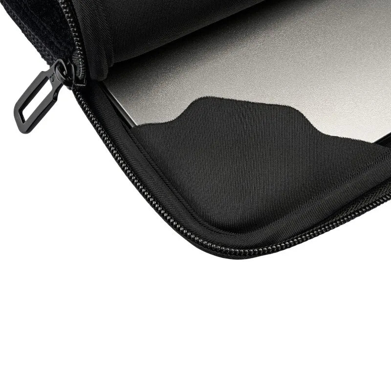 TUCANO Velluto 2 – Dėklas MacBook Air 13" (M5/M4/M3/M2/M1/2026-2018) / Pro 13" / nešiojamajam kompiuteriui 12" (juodas)