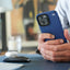 Speck Presidio2 Pro – antibakterinis dėklas „iPhone 15 Plus“ / „14 Plus“ (pakrantės mėlyna / juoda / balta)