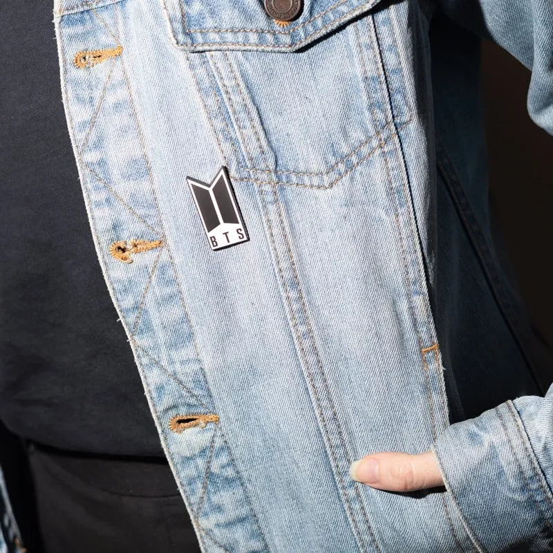 BTS – Metalinis logotipo ženkliukas