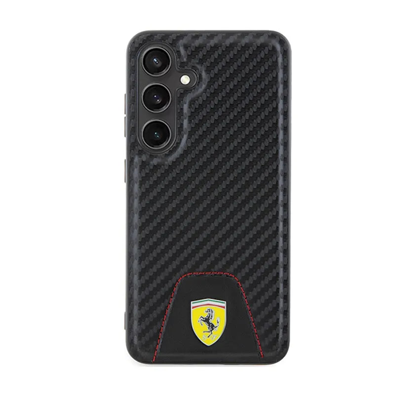 Ferrari Carbon Stitched Bottom – dėklas Samsung Galaxy S24 (juodas)