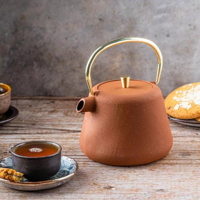 KINGHoff ketaus arbatinukas su sieteliu, 1 l, plytinės spalvos KH-1934