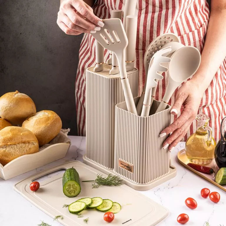 Klausberg virtuvinių peilių, įrankių ir pjaustymo lentos rinkinys, 12 dalių, smėlio spalvos KB-7935